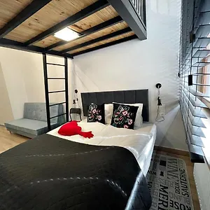  Apartament Apartments- Loft - Komuny Paryskiej 72 Polska